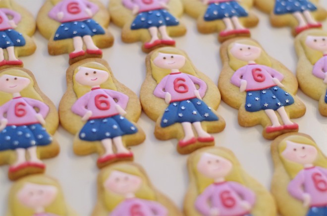 doctorcookies galletas decoradas muñeca Emma (9).JPG